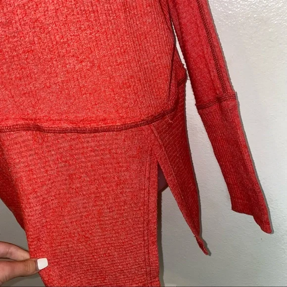 We The Free Londontown red long sleeve ribbed asymmetrical hem thermal - Picture 4 of 11